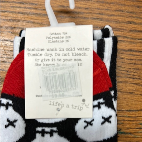 Black and White Skull Pattern Socks - Picture 3 of 4